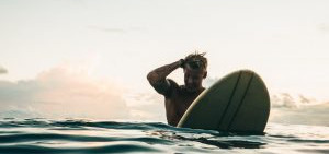 3 things all beginner surfers do which annoy the rest of the surf world & how to avoid them